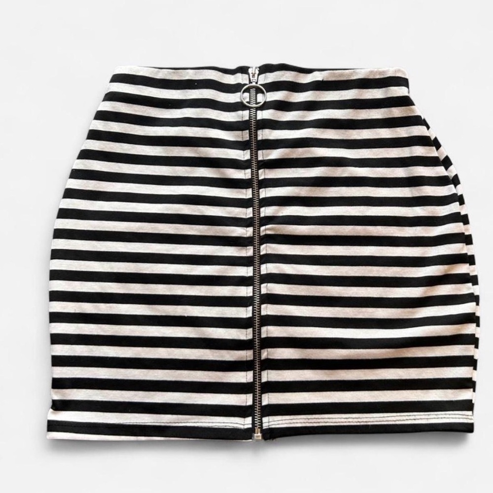 Medium Black and white striped mini skirt with zipper